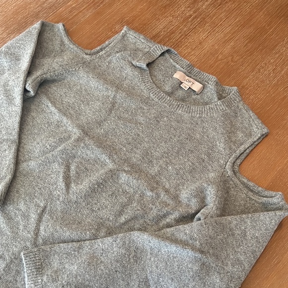 LOFT open shoulder sweater. Size L. EUC. - Picture 2 of 4